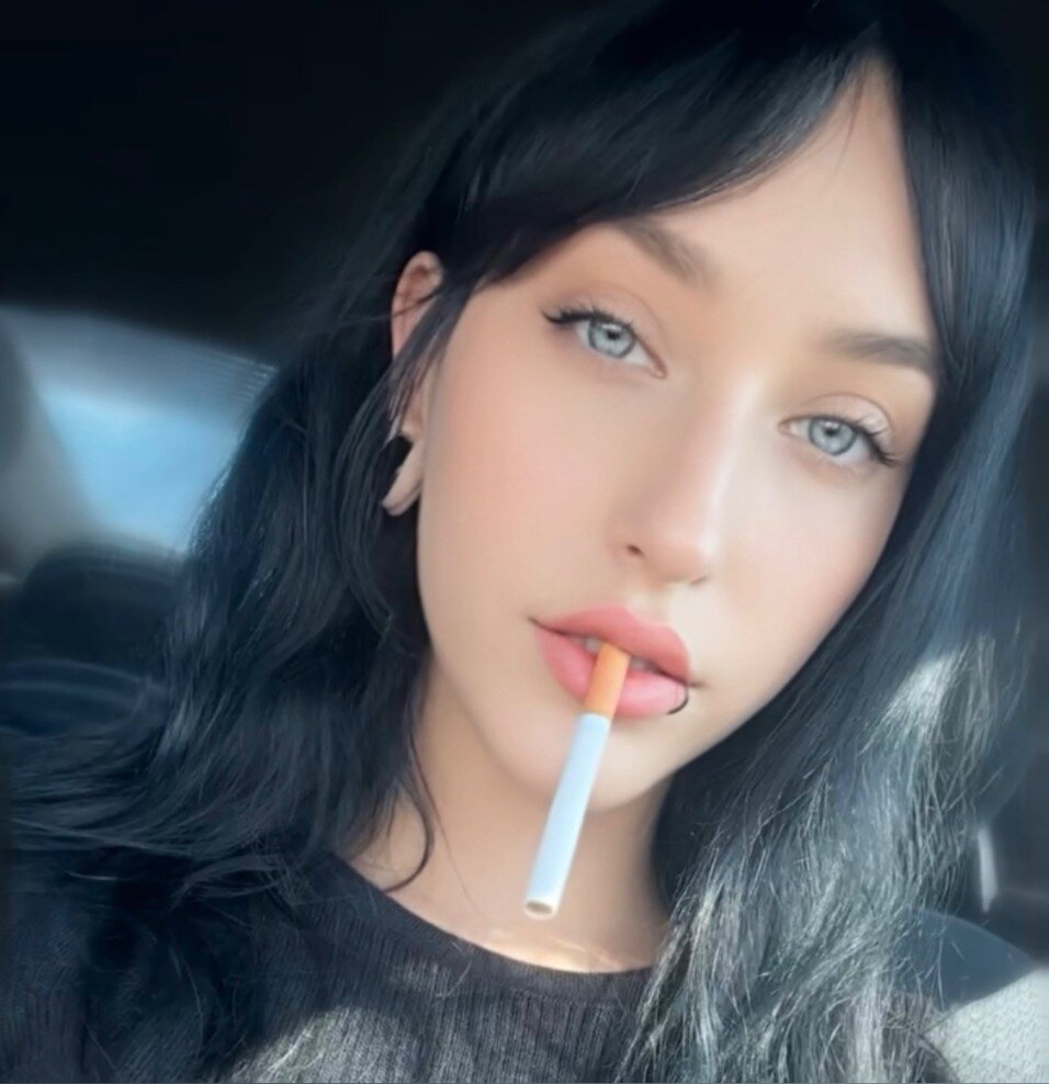 Aubreysmokes (@aubreysmokes), OnlyFans creator