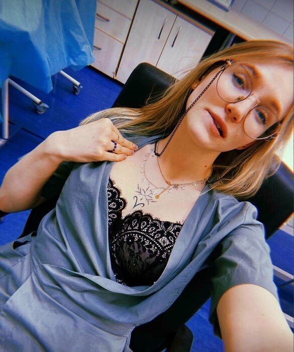 Aureliahotnurse (@aurelia_hot_nurse), OnlyFans creator
