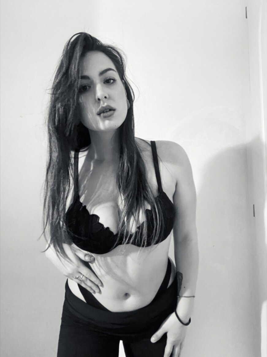 Auris (@auri_s), OnlyFans creator