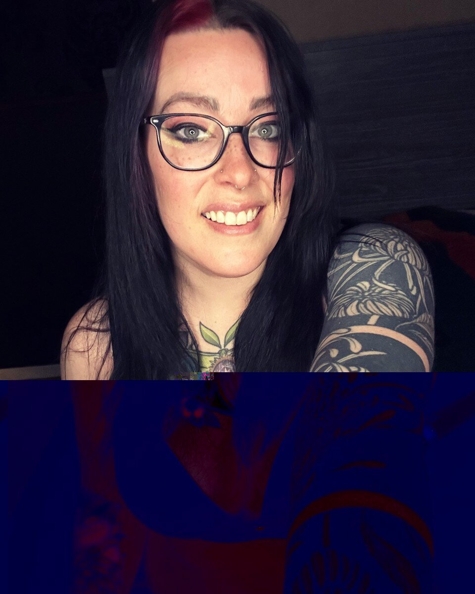 Aurorarouge (@aurora_rouge), OnlyFans creator