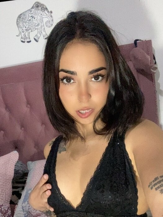 Auroraechoesx (@auroraechoesx), OnlyFans creator