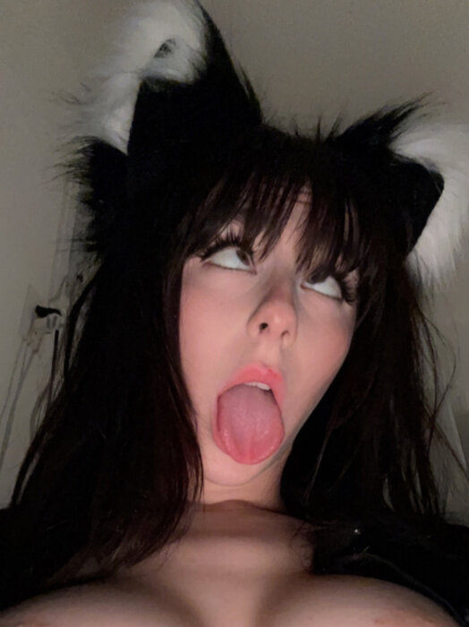 Auroralovesyou (@auroralovesyou), OnlyFans creator