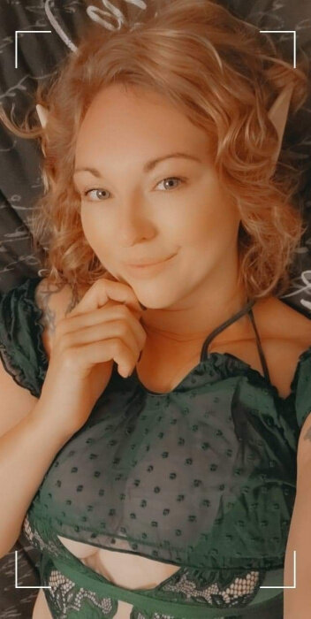 Aurorarosevip (@aurorarose_vip), OnlyFans creator