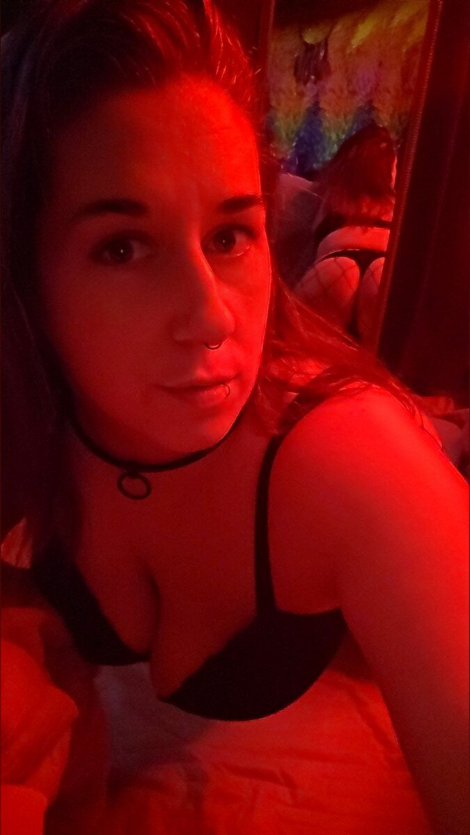 Aurorastar13 (@aurorastar13), OnlyFans creator