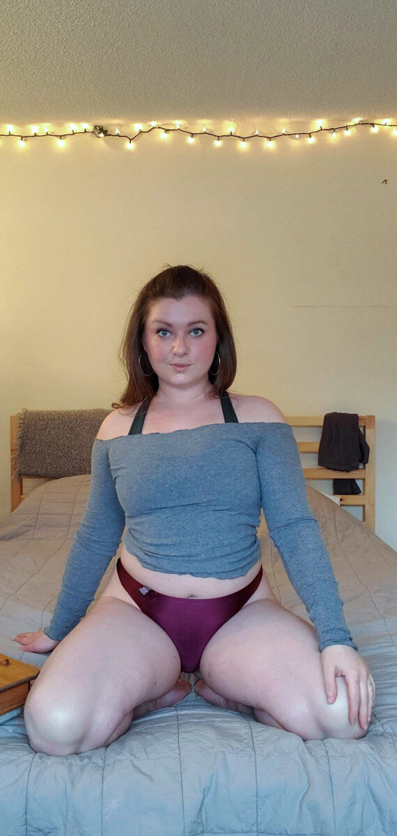 Autumncross82 (@autumncross82), OnlyFans creator