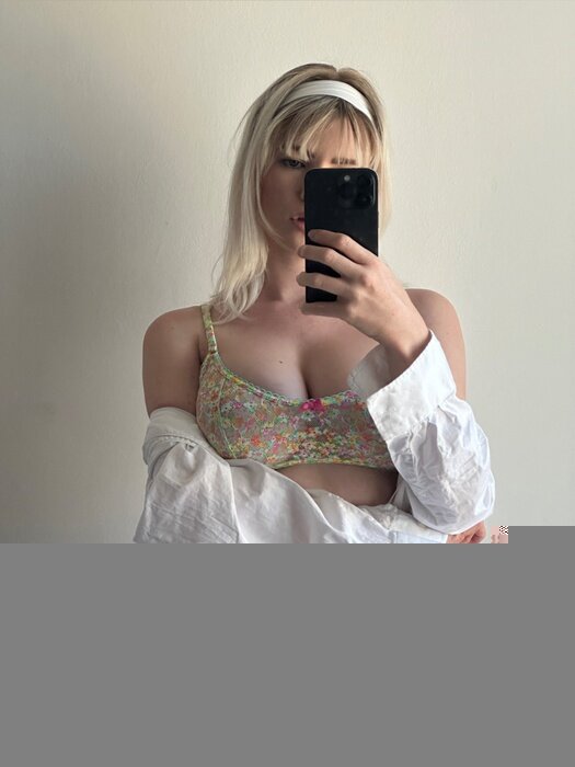 Avadelabruyere (@avadelabruyere), OnlyFans creator