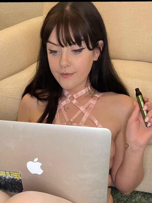 Avalynnslc (@avalynnslc), OnlyFans creator