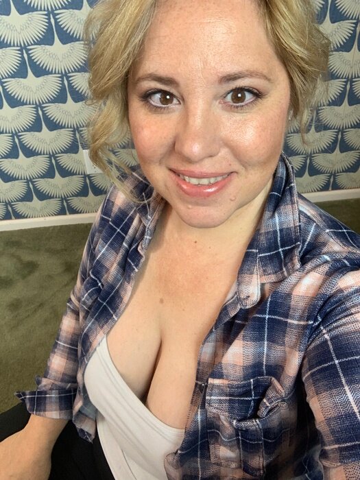 Avasunday (@avasunday), OnlyFans creator