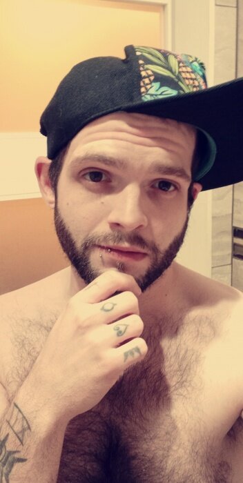 Avramfoxfree (@avramfoxfree), OnlyFans creator
