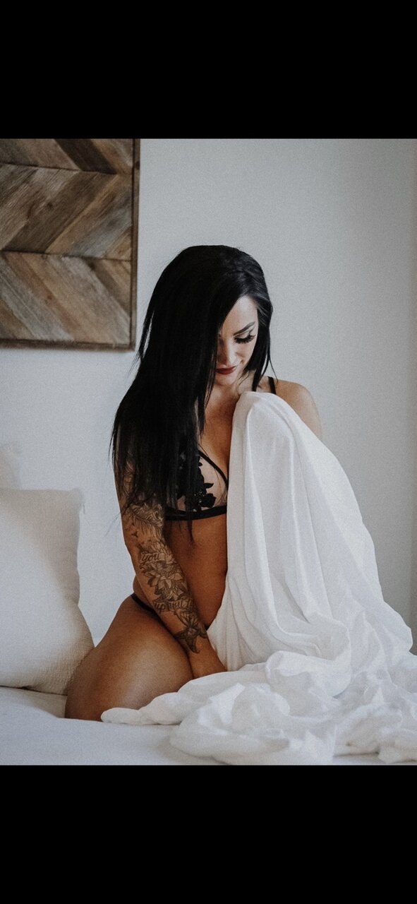 Axmariex (@axmariex), OnlyFans creator