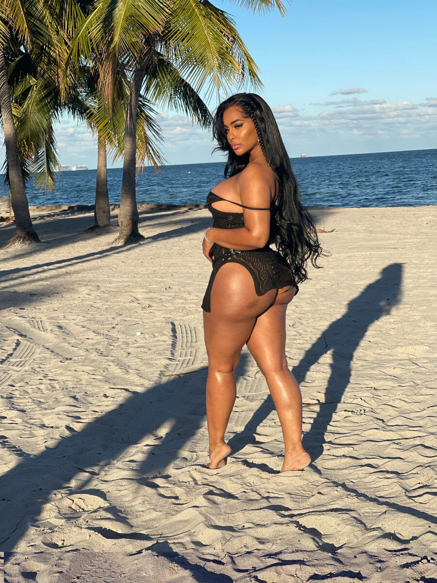Ayishadiaz (@ayishadiaz), OnlyFans creator