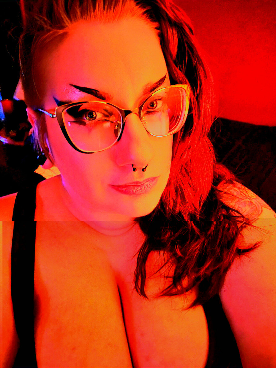 Aylatheehuntress (@aylatheehuntress), OnlyFans creator