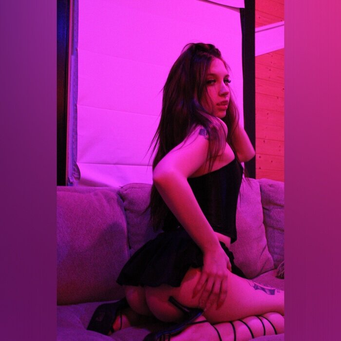 Aylaxcollins (@aylaxcollins), OnlyFans creator