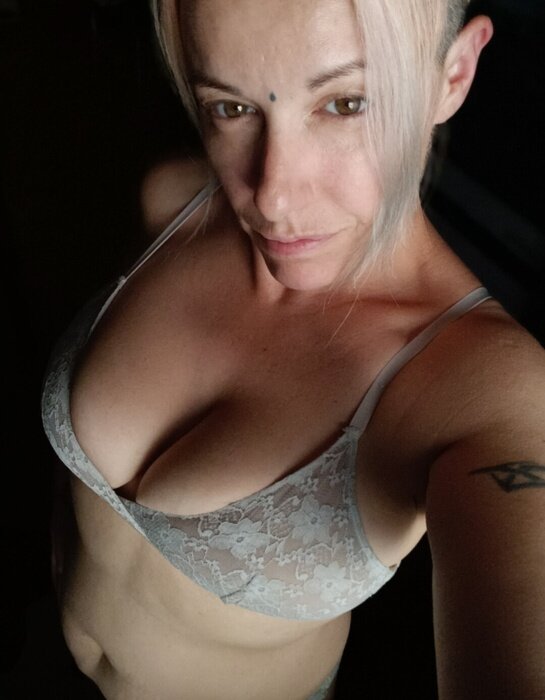 Aytaninfuego (@aytaninfuego), OnlyFans creator