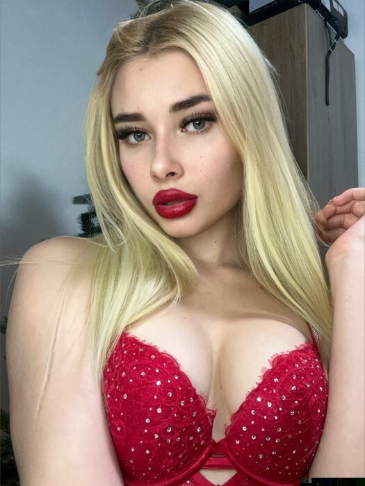 VICTORIA (@babe_victoria), OnlyFans creator