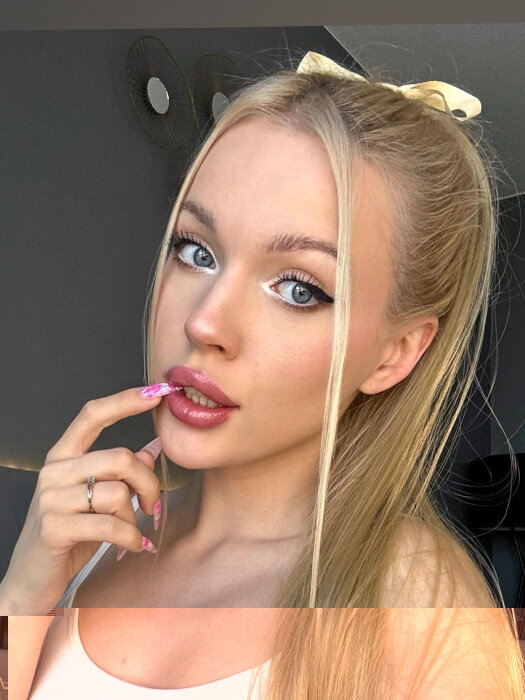 Daria (@baby_bonn), OnlyFans creator