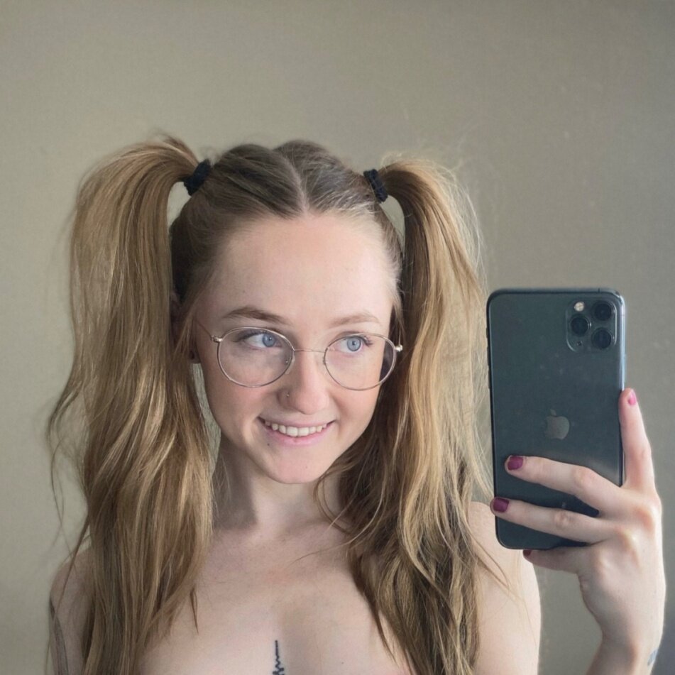 Babycakkes2000 (@babycakkes2000), OnlyFans creator