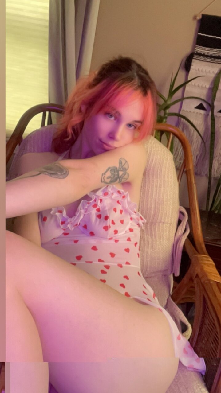 Babyclemxo (@babyclemxo), OnlyFans creator