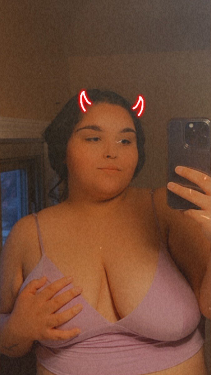 Babygirl9925 (@babygirl_9925), OnlyFans creator