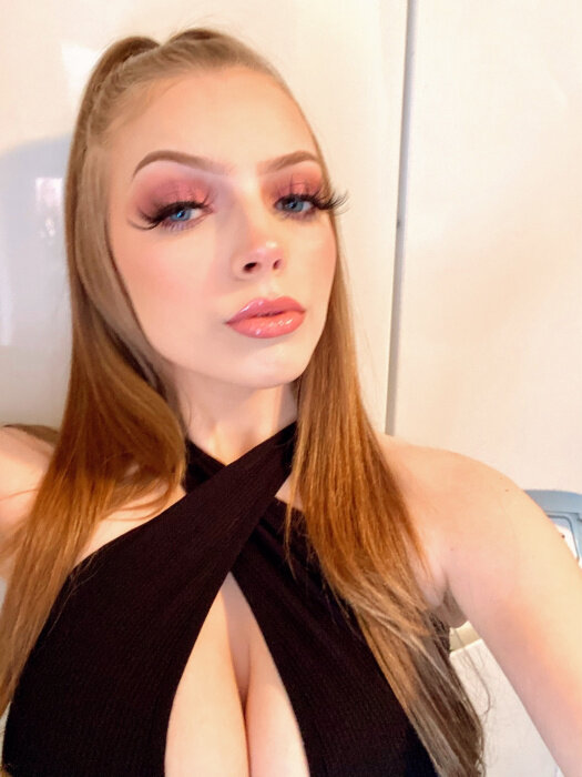 Babyheavenxo21 (@babyheavenxo21), OnlyFans creator