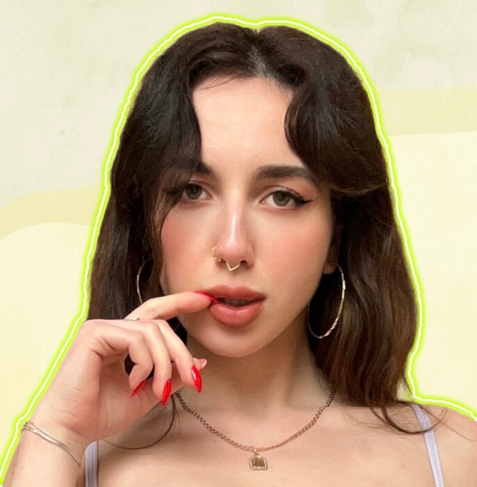 Babysaralux (@babysaralux), OnlyFans creator
