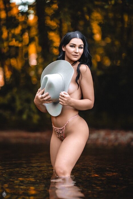 Babyyhalayna (@babyy.halayna), OnlyFans creator