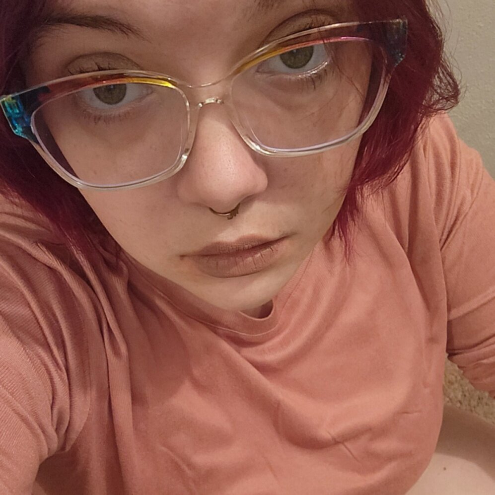 Backwardsshotie (@backwardsshotie), OnlyFans creator