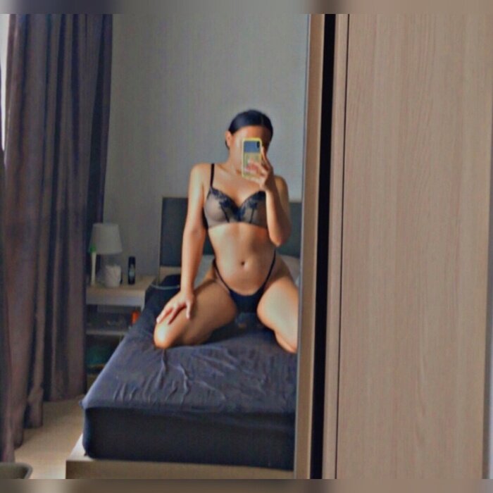 Badbabybenz (@badbabybenz), OnlyFans creator