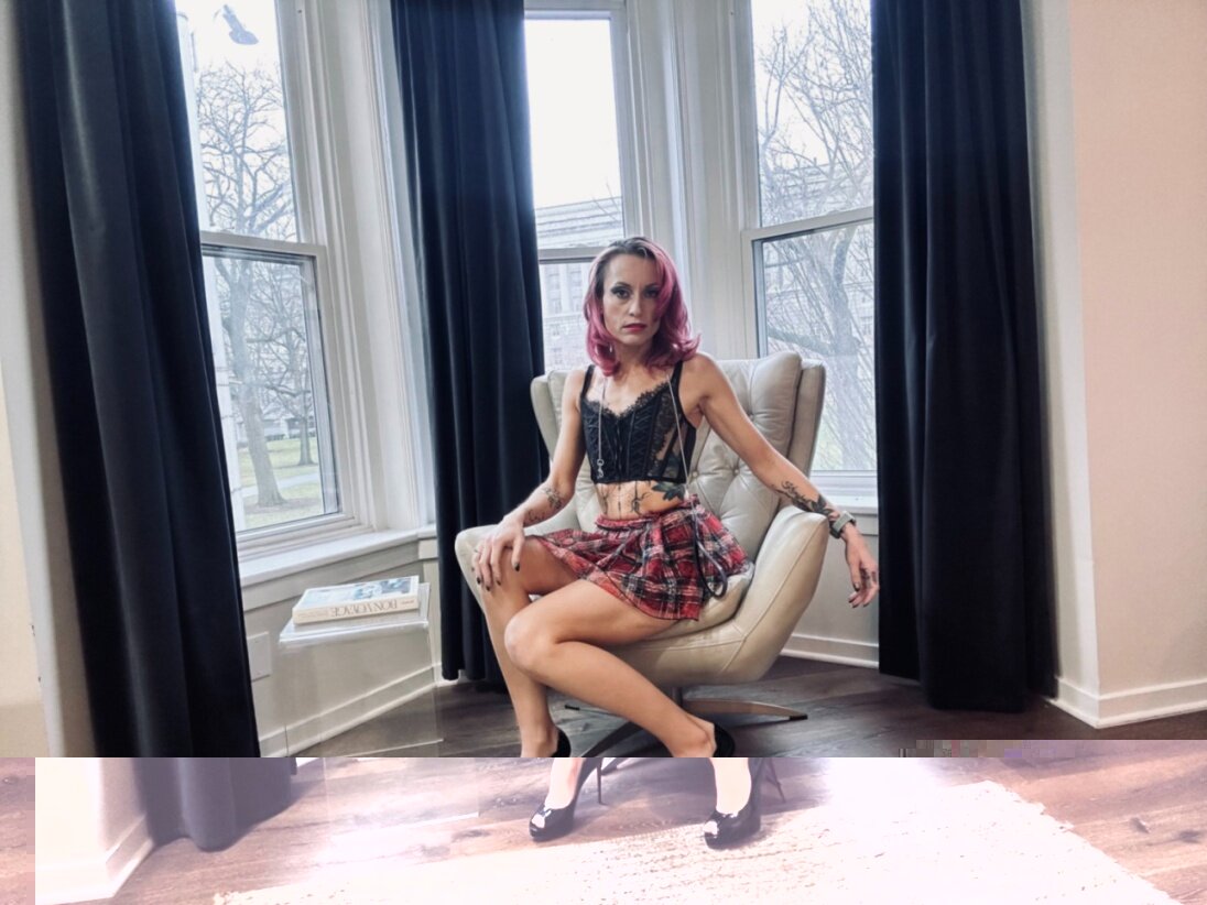 Baddb1tch (@badd_b1tch), OnlyFans creator