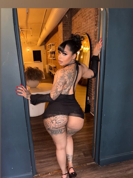 Baddieforeignn (@baddieforeignn), OnlyFans creator