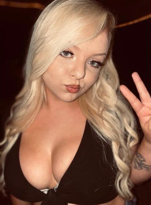 Baddiezooo (@baddiezooo), OnlyFans creator