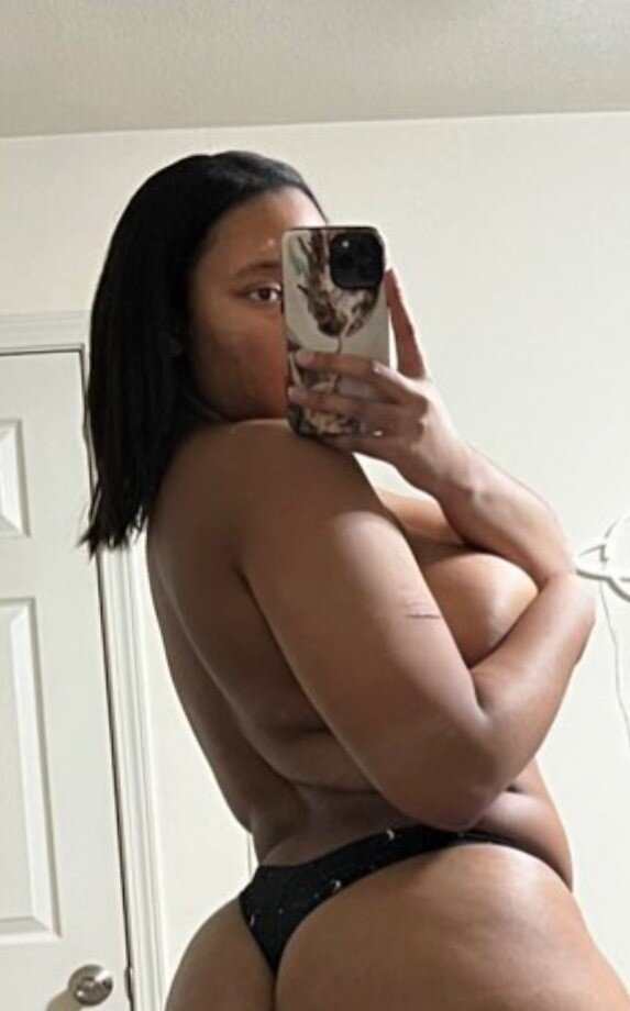 Baddinxtdoor (@baddinxtdoor), OnlyFans creator