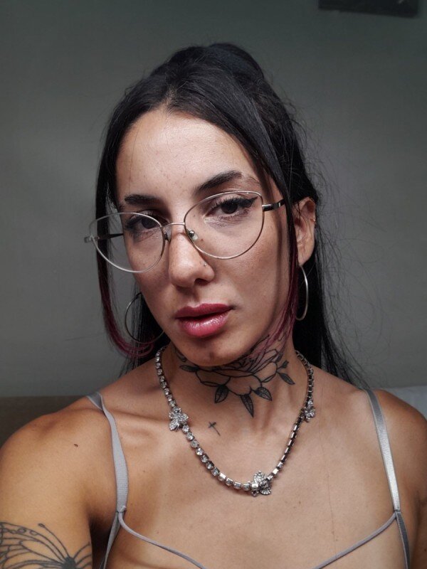Badgalolaa (@badgalolaa), OnlyFans creator