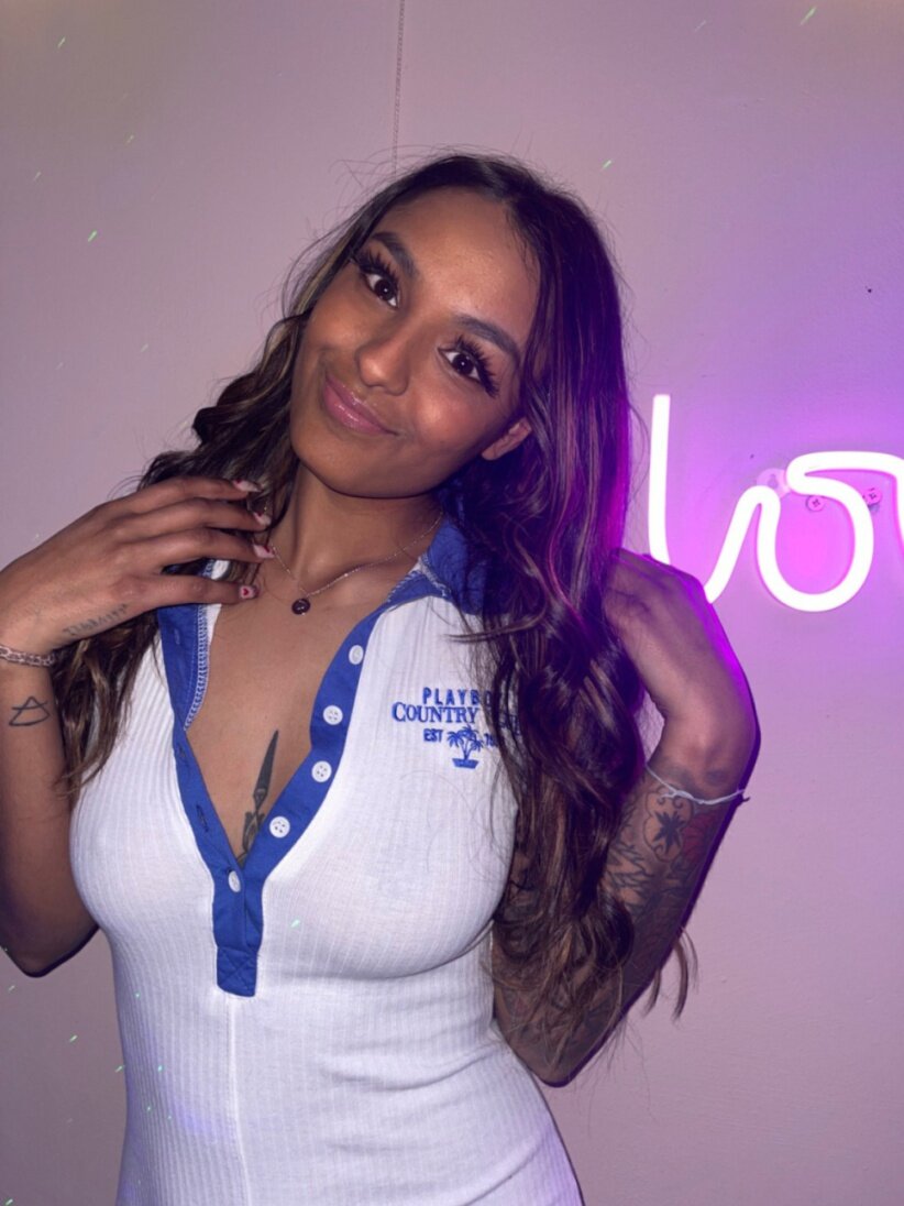 Badgirlxkaira (@badgirlxkaira), OnlyFans creator