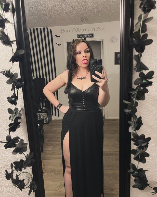 Badwitchaz (@badwitch_az), OnlyFans creator
