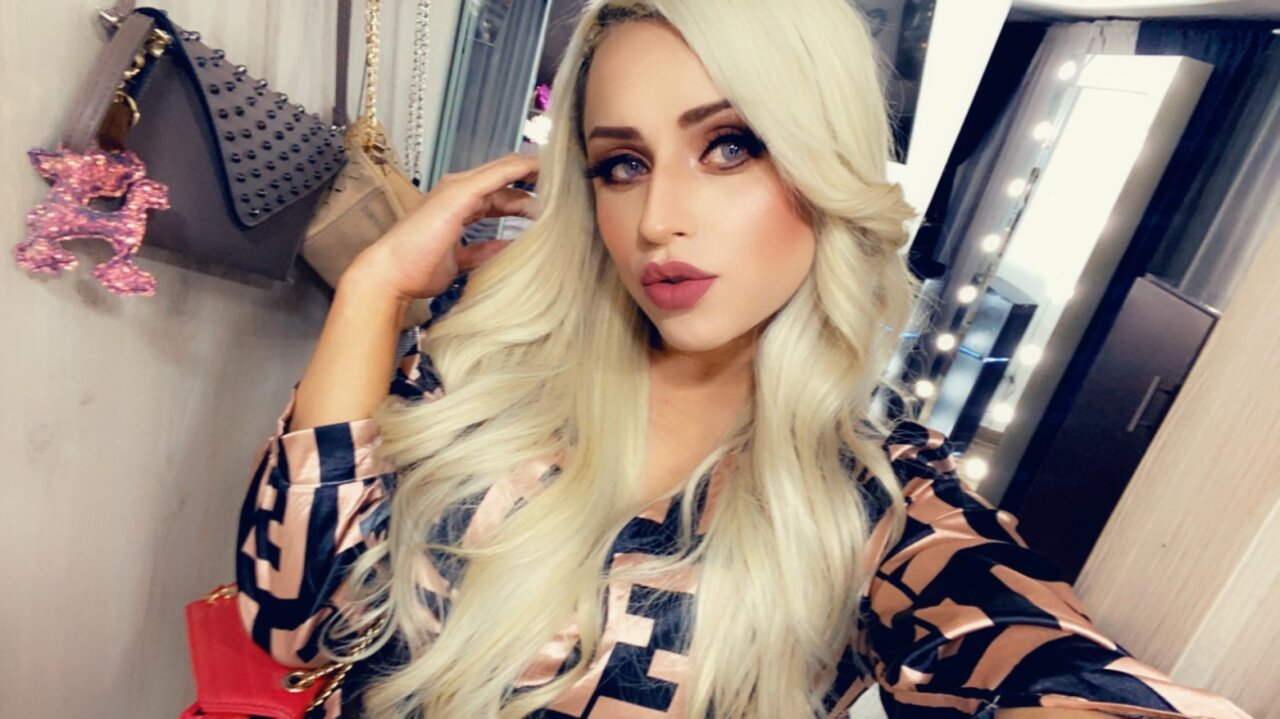 Barbiedollsexx (@barbiedollsexx), OnlyFans creator