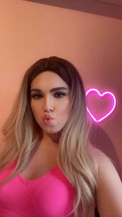 Victoria (@barbiedollviki), OnlyFans creator