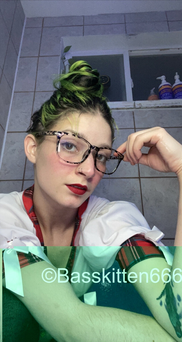 Basskitten666 (@basskitten666), OnlyFans creator
