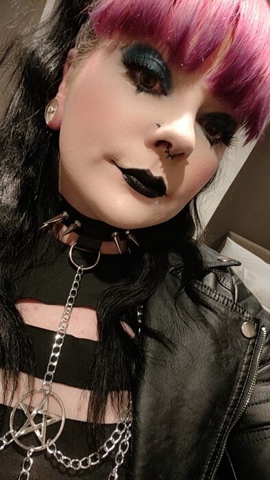 Battybabe (@batty-babe), OnlyFans creator