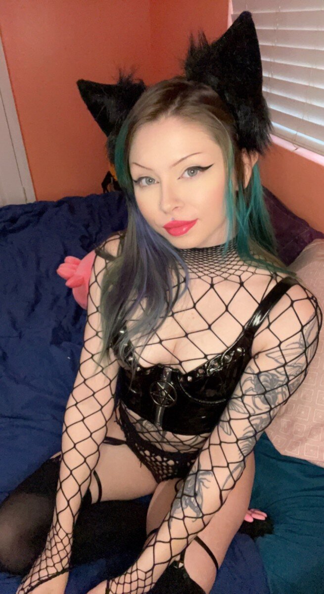 Battydoll (@battydoll), OnlyFans creator