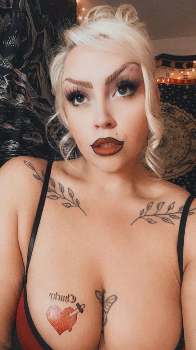 Bbwbarbie7 (@bbwbarbie7), OnlyFans creator