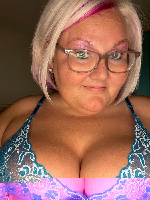 Bbyburg (@bbyburg), OnlyFans creator
