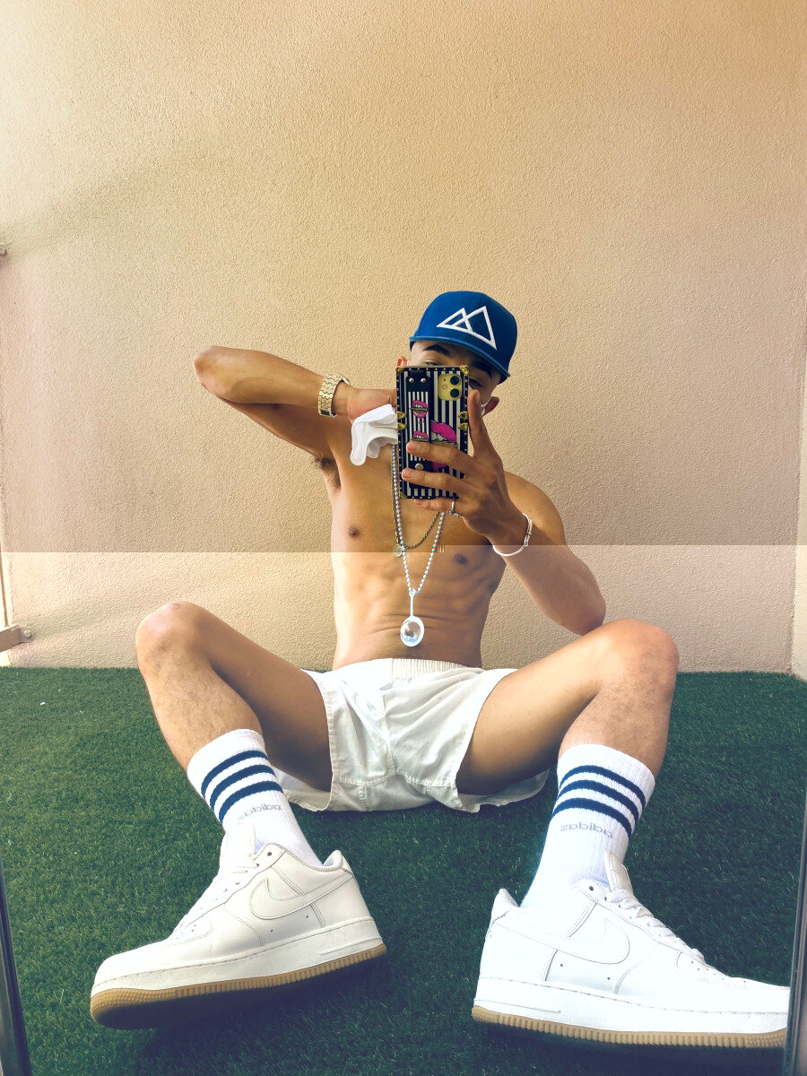 Beachball (@beachball), OnlyFans creator