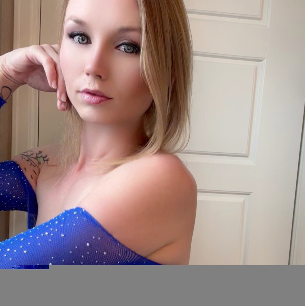 Beautifullyunfamiliar (@beautifullyunfamiliar), OnlyFans creator