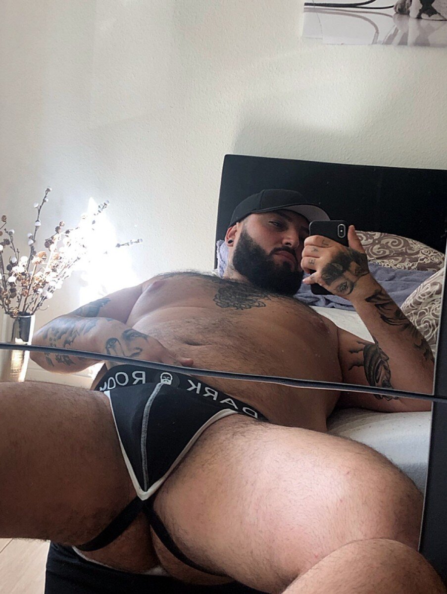 Beefybearcakeee (@beefybearcakeee), OnlyFans creator