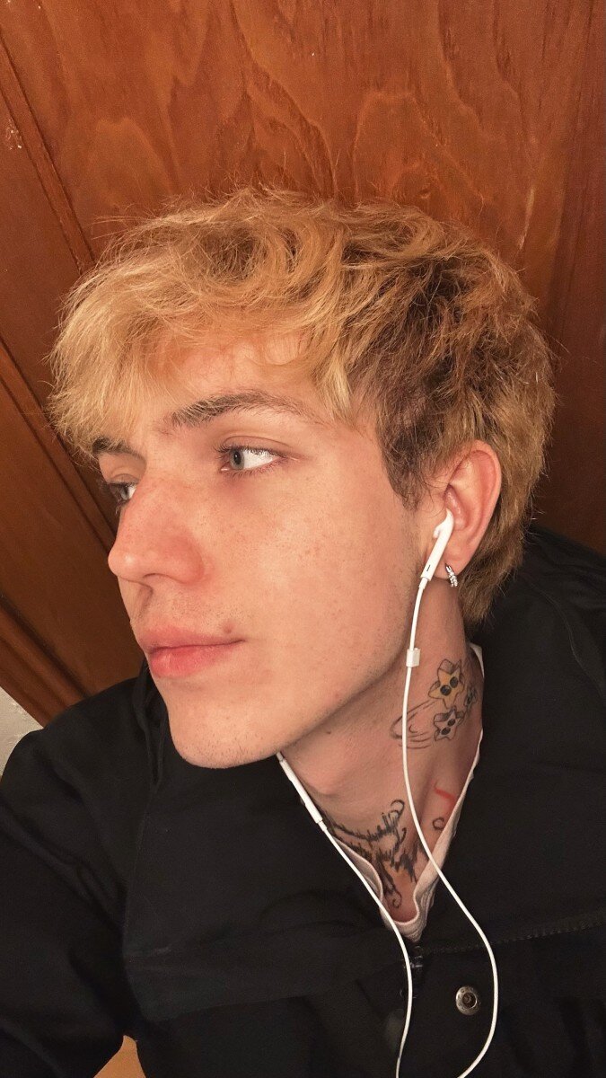 Beeheheheh (@beeheheheh), OnlyFans creator