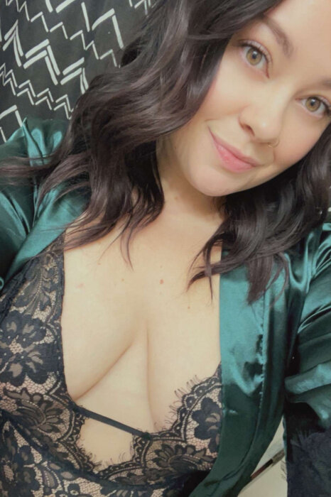 Beemae7 (@beemae7), OnlyFans creator