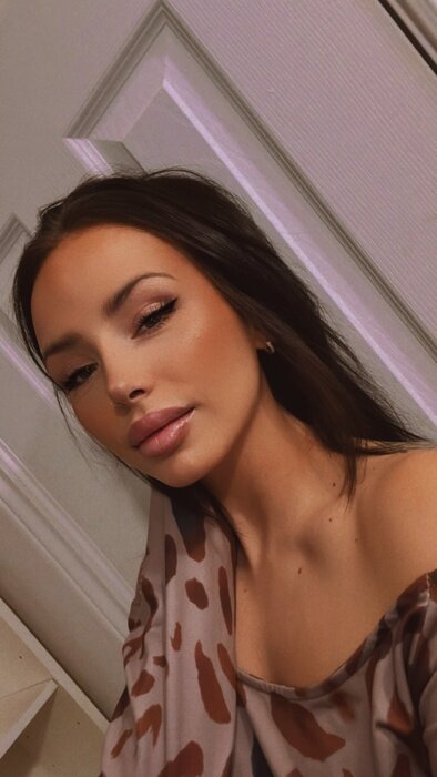 Beezbebuzzin (@beezbebuzzin), OnlyFans creator