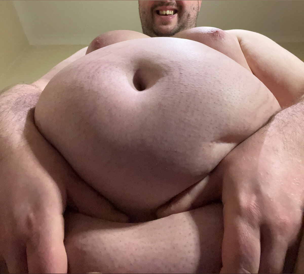 Begginerbelly (@begginerbelly), OnlyFans creator