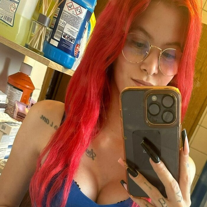 Bekkired (@bekki_red), OnlyFans creator